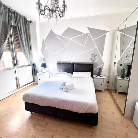 Mia House